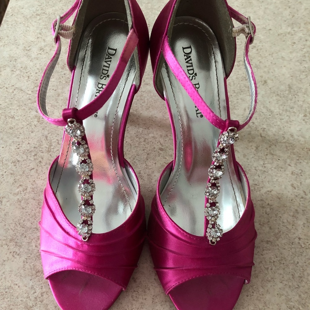 David’s bridal pink pumps
